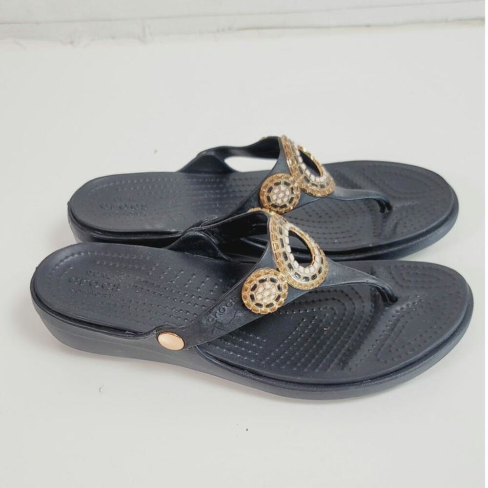 Crocs Sanrah Diamante Wedge Flip Sandal in Black, sz 10 - Picture 9 of 16